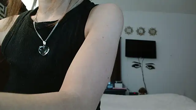 Snapshot of MINI_Petite chatting on May 7, 6:02 pm MINI Petite online show from May 7, 6:02 pm