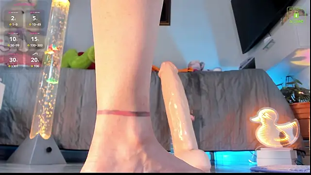 miaa-lee online show from November 21, 1:59 am