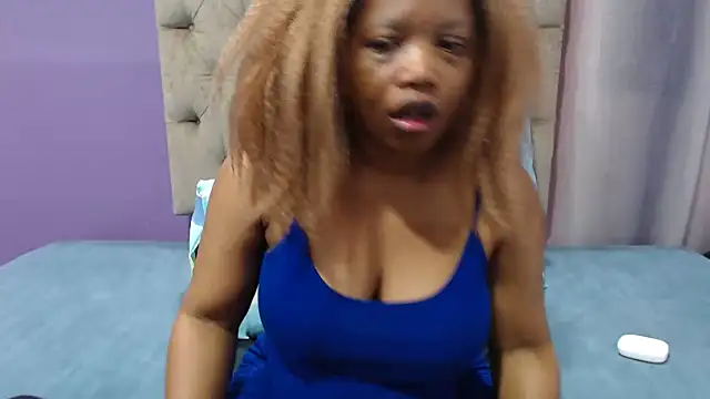 PeachAss4UU online show from July 28, 5:36 am