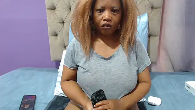 PeachAss4UU online show from July 29, 6:33 am