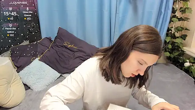 Snapshot of MelaniGrand chatting on November 6, 9:21 am MelaniGrand online show from November 6, 9:21 am