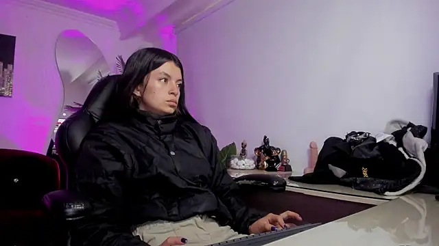 Meghan320 online show from October 29, 11:34 am