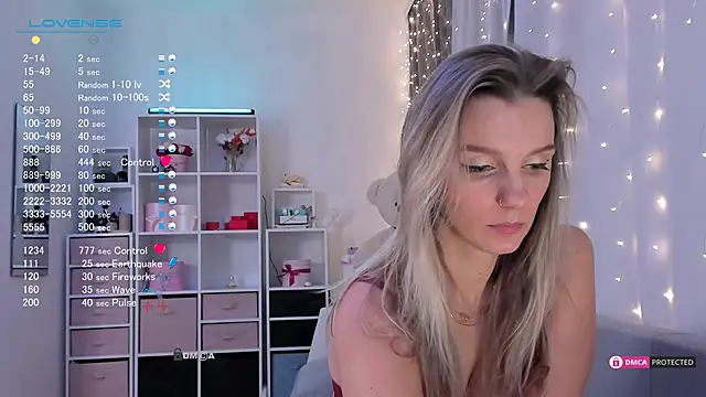 Snapshot of Karamelsw_ chatting on January 26, 12:05 am Karamelsw online show from January 26, 12:05 am