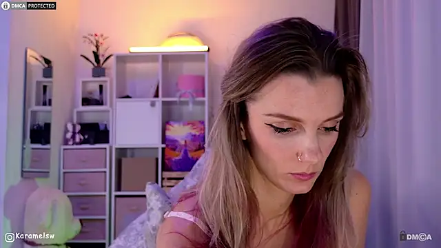 Snapshot of Karamelsw_ chatting on October 2, 11:56 pm Karamelsw online show from October 2, 11:56 pm