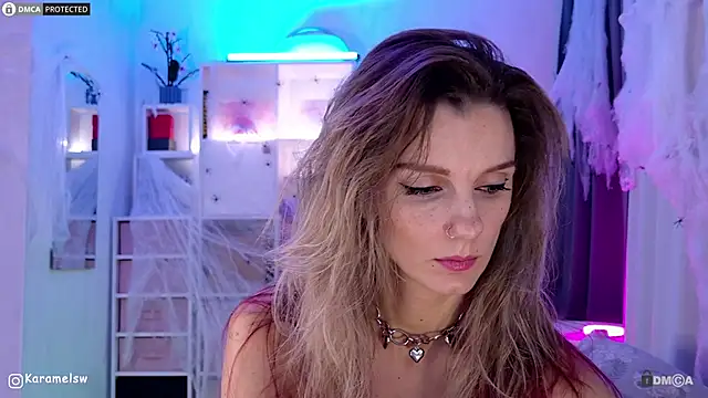 Snapshot of Karamelsw_ chatting on November 4, 11:04 pm Karamelsw online show from November 4, 11:04 pm