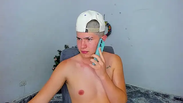 Snapshot of patrik_027 chatting on December 30, 7:21 pm patrik 027 online show from December 30, 7:21 pm