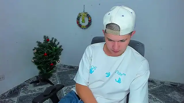 Snapshot of patrik_027 chatting on January 6, 9:54 pm patrik 027 online show from January 6, 9:54 pm