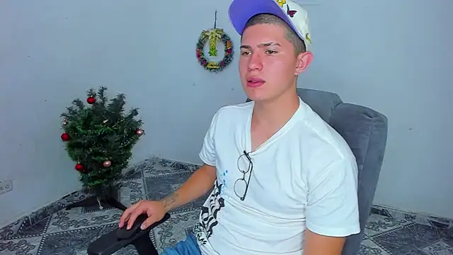 Snapshot of patrik_027 chatting on January 7, 3:02 pm patrik 027 online show from January 7, 3:02 pm