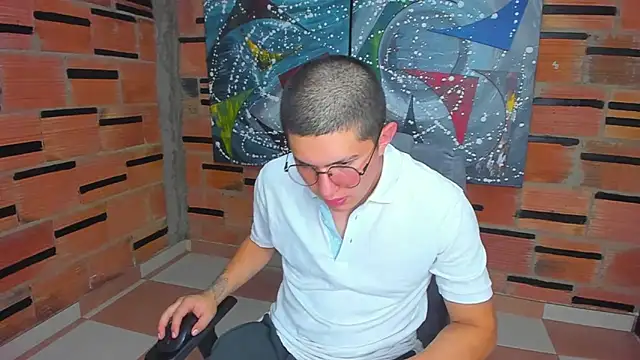 Snapshot of patrik_027 chatting on January 17, 6:23 pm patrik 027 online show from January 17, 6:23 pm