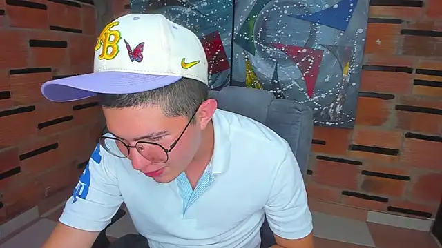 Snapshot of patrik_027 chatting on January 17, 10:34 pm patrik 027 online show from January 17, 10:34 pm