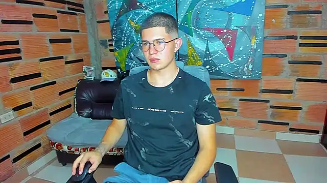 Snapshot of patrik_027 chatting on January 25, 8:00 pm patrik 027 online show from January 25, 8:00 pm