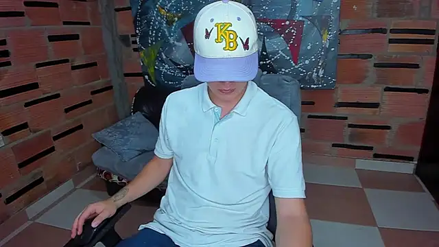 Snapshot of patrik_027 chatting on February 1, 7:02 pm patrik 027 online show from February 1, 7:02 pm