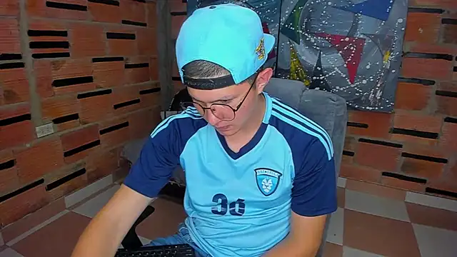 Snapshot of patrik_027 chatting on February 14, 5:03 pm patrik 027 online show from February 14, 5:03 pm