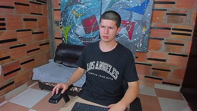 Snapshot of patrik_027 chatting on February 20, 10:48 pm patrik 027 online show from February 20, 10:48 pm