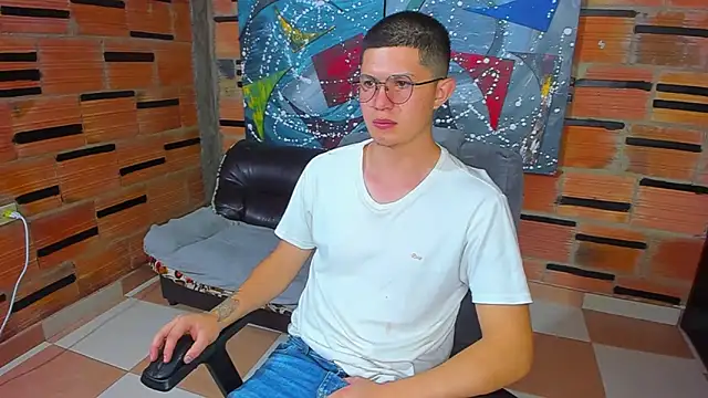 Snapshot of patrik_027 chatting on February 28, 3:26 pm patrik 027 online show from February 28, 3:26 pm