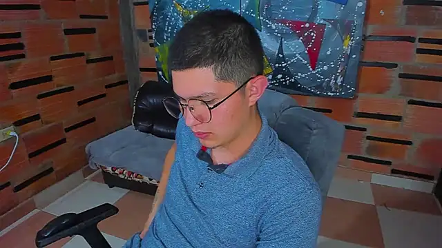 Snapshot of patrik_027 chatting on March 8, 12:00 am patrik 027 online show from March 8, 12:00 am