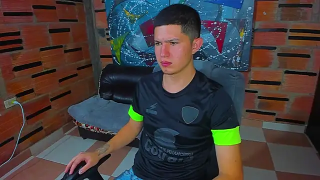 Snapshot of patrik_027 chatting on March 17, 9:55 pm patrik 027 online show from March 17, 9:55 pm