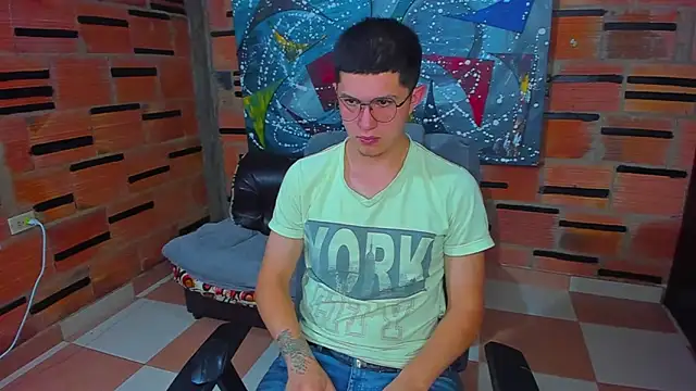 Snapshot of patrik_027 chatting on March 21, 9:45 pm patrik 027 online show from March 21, 9:45 pm