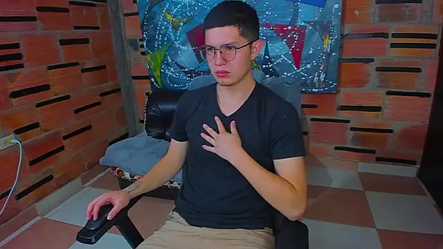 Snapshot of patrik_027 chatting on March 22, 7:53 pm patrik 027 online show from March 22, 7:53 pm