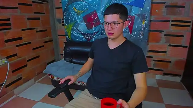 Snapshot of patrik_027 chatting on March 22, 10:59 pm patrik 027 online show from March 22, 10:59 pm