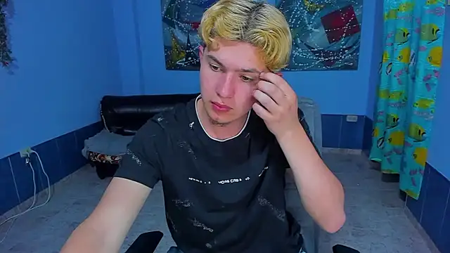 Snapshot of patrik_027 chatting on September 12, 6:35 am patrik 027 online show from September 12, 6:35 am