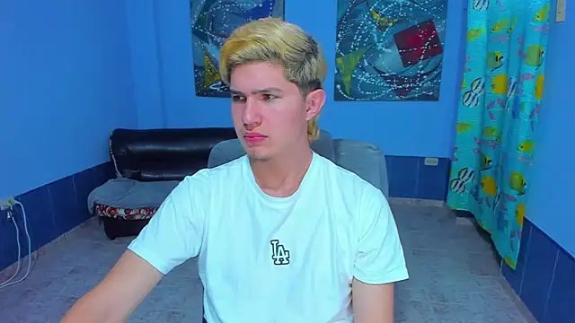 Snapshot of patrik_027 chatting on September 19, 6:04 am patrik 027 online show from September 19, 6:04 am