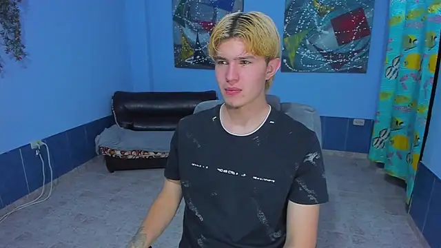 Snapshot of patrik_027 chatting on September 22, 6:21 pm patrik 027 online show from September 22, 6:21 pm