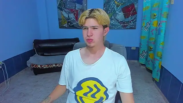 Snapshot of patrik_027 chatting on September 26, 8:24 pm patrik 027 online show from September 26, 8:24 pm