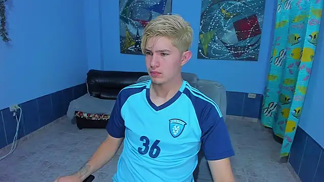 Snapshot of patrik_027 chatting on October 1, 7:09 pm patrik 027 online show from October 1, 7:09 pm