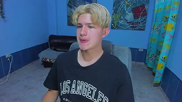 Snapshot of patrik_027 chatting on October 2, 6:04 pm patrik 027 online show from October 2, 6:04 pm