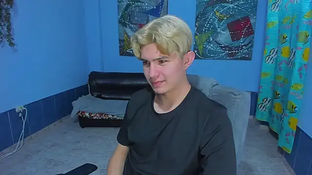 Snapshot of patrik_027 chatting on October 3, 6:38 pm patrik 027 online show from October 3, 6:38 pm