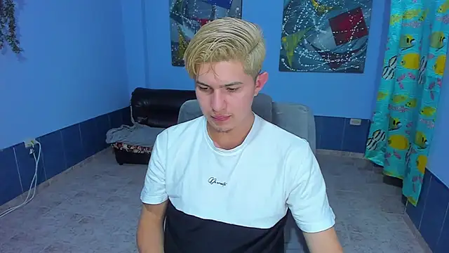 Snapshot of patrik_027 chatting on October 6, 5:49 am patrik 027 online show from October 6, 5:49 am