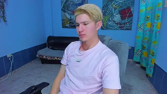 Snapshot of patrik_027 chatting on October 10, 6:23 am patrik 027 online show from October 10, 6:23 am