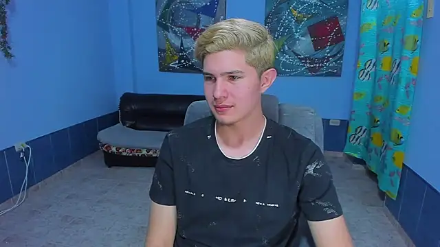 Snapshot of patrik_027 chatting on October 11, 7:01 pm patrik 027 online show from October 11, 7:01 pm