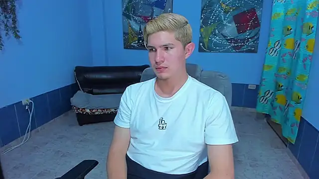 Snapshot of patrik_027 chatting on October 13, 5:18 am patrik 027 online show from October 13, 5:18 am