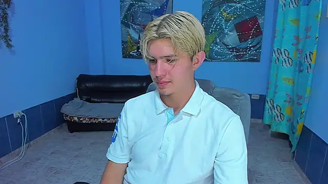 Snapshot of patrik_027 chatting on October 23, 3:28 am patrik 027 online show from October 23, 3:28 am