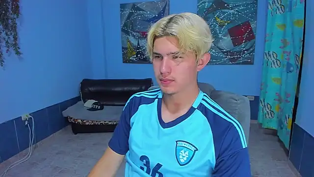 Snapshot of patrik_027 chatting on October 25, 5:08 pm patrik 027 online show from October 25, 5:08 pm