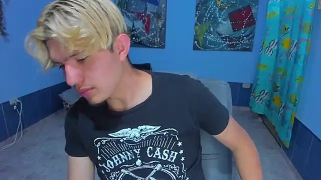 Snapshot of patrik_027 chatting on October 29, 7:48 pm patrik 027 online show from October 29, 7:48 pm