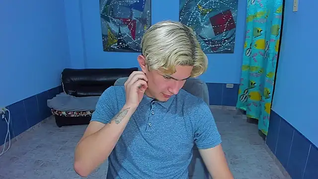 Snapshot of patrik_027 chatting on November 2, 12:46 am patrik 027 online show from November 2, 12:46 am