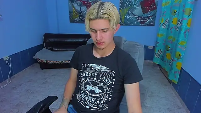 Snapshot of patrik_027 chatting on November 3, 3:30 am patrik 027 online show from November 3, 3:30 am