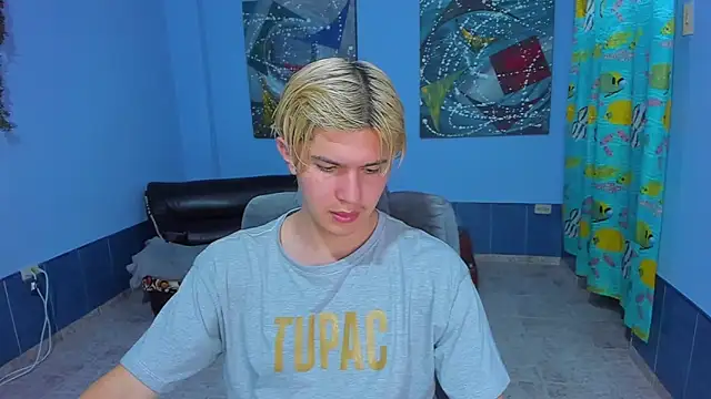 Snapshot of patrik_027 chatting on November 11, 7:52 am patrik 027 online show from November 11, 7:52 am