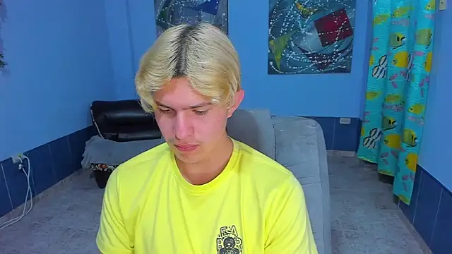 Snapshot of patrik_027 chatting on November 12, 8:04 am patrik 027 online show from November 12, 8:04 am