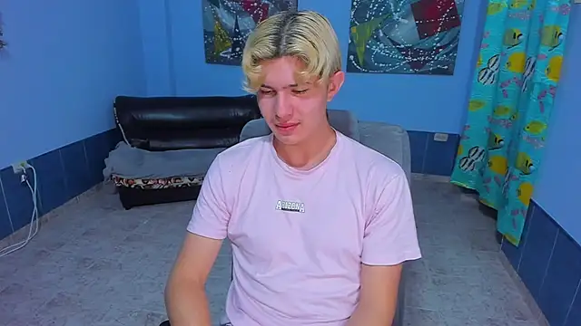 Snapshot of patrik_027 chatting on November 17, 7:58 am patrik 027 online show from November 17, 7:58 am