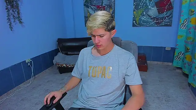 Snapshot of patrik_027 chatting on November 19, 6:02 am patrik 027 online show from November 19, 6:02 am