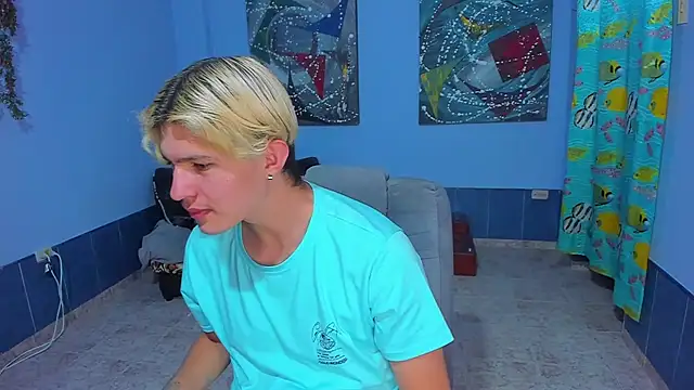 Snapshot of patrik_027 chatting on November 19, 7:36 pm patrik 027 online show from November 19, 7:36 pm