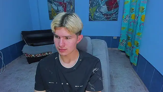 Snapshot of patrik_027 chatting on November 29, 7:39 pm patrik 027 online show from November 29, 7:39 pm