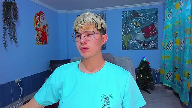 Snapshot of patrik_027 chatting on December 1, 10:20 am patrik 027 online show from December 1, 10:20 am