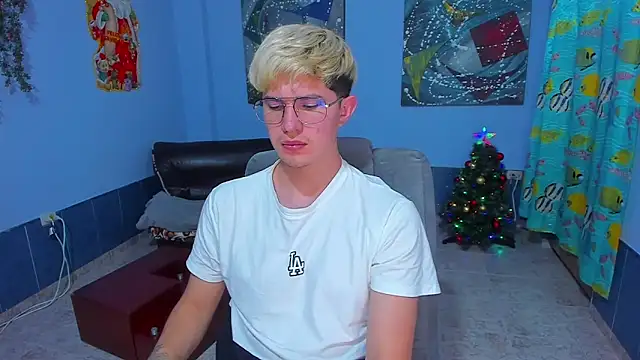 Snapshot of patrik_027 chatting on December 3, 7:16 am patrik 027 online show from December 3, 7:16 am