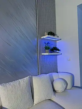 KirstieVegas online show from March 13, 6:58 pm