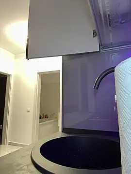 Snapshot of KirstieVegas chatting on July 28, 7:39 pm KirstieVegas online show from July 28, 7:39 pm